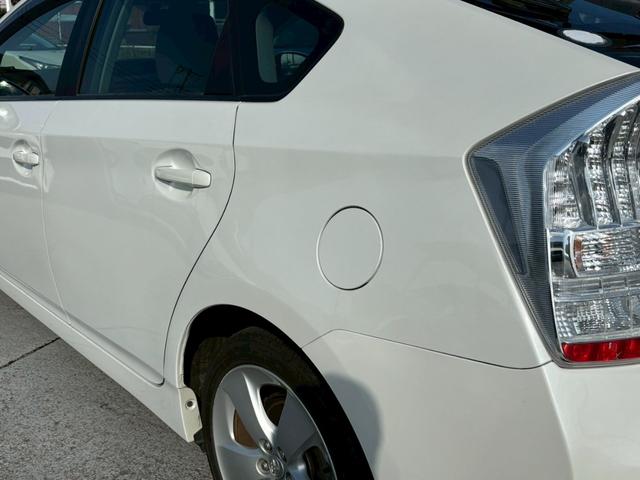 プリウス Ｓツーリングセレクション　修復歴なし　純正ナビ　バックカメラ　ＥＴＣ　ＬＥＤヘッドライト　オートエアコン　スマートキー　プッシュスタート　ウインカーミラー　１７インチアルミ　整備保証付（49枚目）