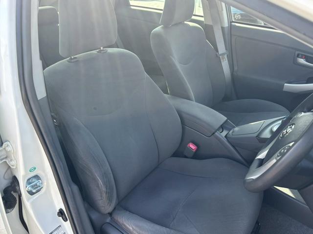 プリウス Ｓツーリングセレクション　修復歴なし　純正ナビ　バックカメラ　ＥＴＣ　ＬＥＤヘッドライト　オートエアコン　スマートキー　プッシュスタート　ウインカーミラー　１７インチアルミ　整備保証付（50枚目）