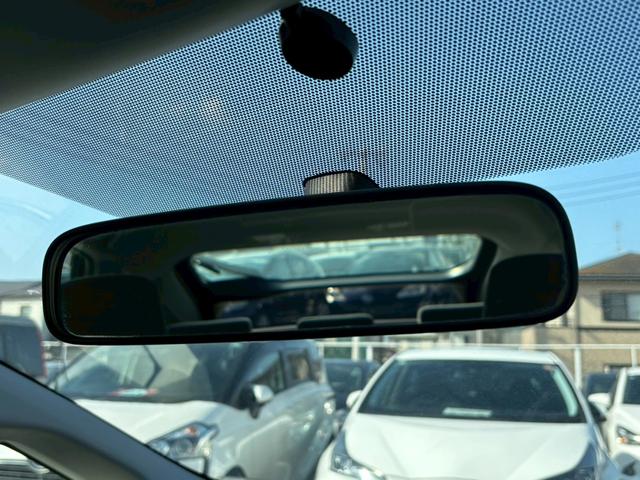 プリウス Ｓツーリングセレクション　修復歴なし　純正ナビ　バックカメラ　ＥＴＣ　ＬＥＤヘッドライト　オートエアコン　スマートキー　プッシュスタート　ウインカーミラー　１７インチアルミ　整備保証付（52枚目）