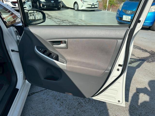 プリウス Ｓツーリングセレクション　修復歴なし　純正ナビ　バックカメラ　ＥＴＣ　ＬＥＤヘッドライト　オートエアコン　スマートキー　プッシュスタート　ウインカーミラー　１７インチアルミ　整備保証付（54枚目）