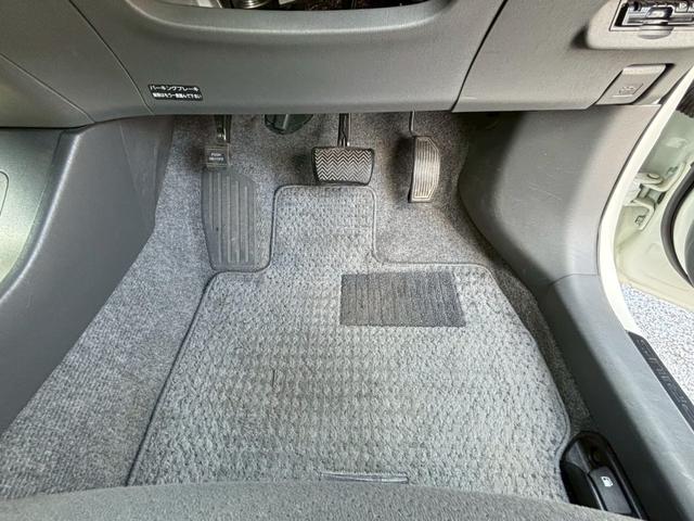 プリウス Ｓツーリングセレクション　修復歴なし　純正ナビ　バックカメラ　ＥＴＣ　ＬＥＤヘッドライト　オートエアコン　スマートキー　プッシュスタート　ウインカーミラー　１７インチアルミ　整備保証付（60枚目）