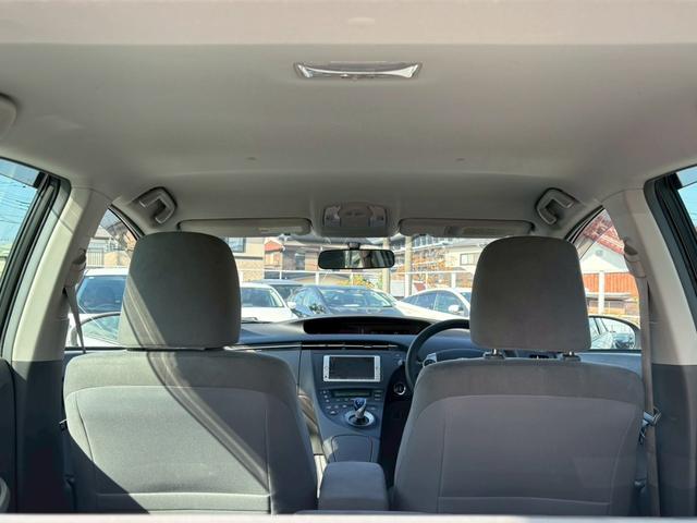 プリウス Ｓツーリングセレクション　修復歴なし　純正ナビ　バックカメラ　ＥＴＣ　ＬＥＤヘッドライト　オートエアコン　スマートキー　プッシュスタート　ウインカーミラー　１７インチアルミ　整備保証付（63枚目）