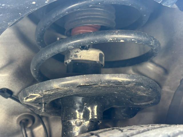 プリウス Ｓツーリングセレクション　修復歴なし　純正ナビ　バックカメラ　ＥＴＣ　ＬＥＤヘッドライト　オートエアコン　スマートキー　プッシュスタート　ウインカーミラー　１７インチアルミ　整備保証付（64枚目）