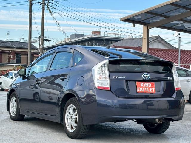 プリウス Ｓ　ＬＥＤエディション　修復歴なし　純正ナビ　フルセグ　バックカメラ　スマートキー　プッシュスタート　ＥＴＣ　ＬＥＤヘッドライト　オートエアコン　ドアバイザー　プライバシーガラス　ウインカーミラー　整備保証付（11枚目）