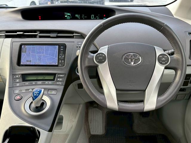 プリウス Ｓ　ＬＥＤエディション　修復歴なし　純正ナビ　フルセグ　バックカメラ　スマートキー　プッシュスタート　ＥＴＣ　ＬＥＤヘッドライト　オートエアコン　ドアバイザー　プライバシーガラス　ウインカーミラー　整備保証付（16枚目）