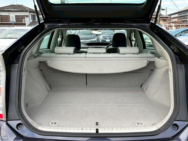 プリウス Ｓ　ＬＥＤエディション　修復歴なし　純正ナビ　フルセグ　バックカメラ　スマートキー　プッシュスタート　ＥＴＣ　ＬＥＤヘッドライト　オートエアコン　ドアバイザー　プライバシーガラス　ウインカーミラー　整備保証付（21枚目）