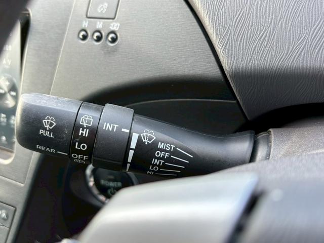 プリウス Ｓ　ＬＥＤエディション　修復歴なし　純正ナビ　フルセグ　バックカメラ　スマートキー　プッシュスタート　ＥＴＣ　ＬＥＤヘッドライト　オートエアコン　ドアバイザー　プライバシーガラス　ウインカーミラー　整備保証付（30枚目）