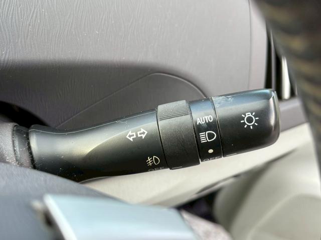 プリウス Ｓ　ＬＥＤエディション　修復歴なし　純正ナビ　フルセグ　バックカメラ　スマートキー　プッシュスタート　ＥＴＣ　ＬＥＤヘッドライト　オートエアコン　ドアバイザー　プライバシーガラス　ウインカーミラー　整備保証付（31枚目）
