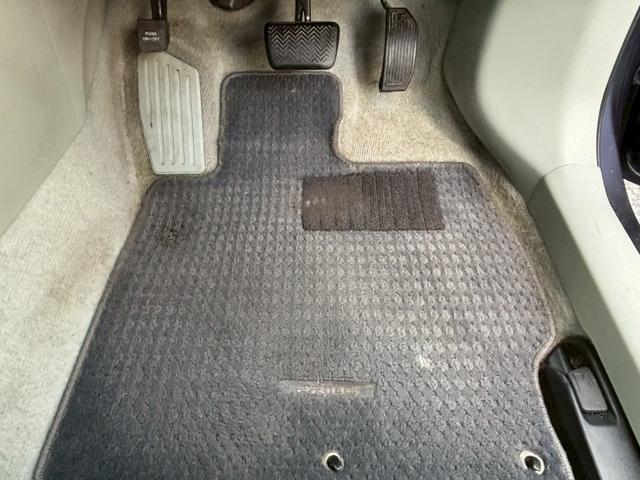 プリウス Ｓ　ＬＥＤエディション　修復歴なし　純正ナビ　フルセグ　バックカメラ　スマートキー　プッシュスタート　ＥＴＣ　ＬＥＤヘッドライト　オートエアコン　ドアバイザー　プライバシーガラス　ウインカーミラー　整備保証付（61枚目）