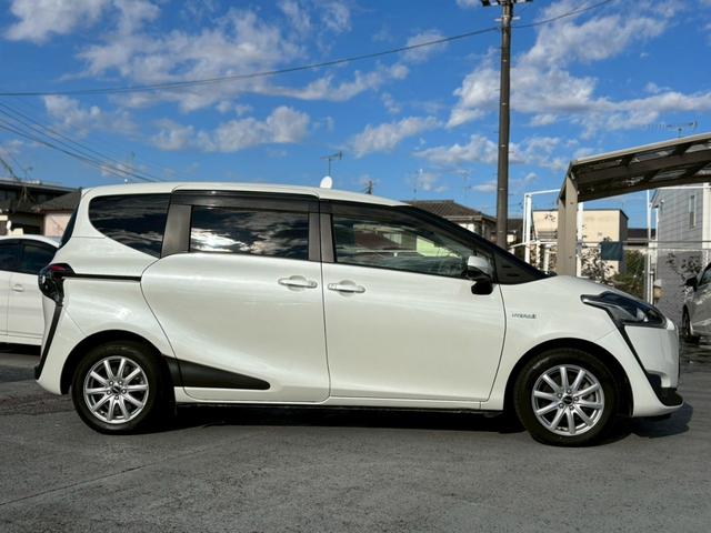 シエンタ ハイブリッドＧ　修復歴なし　純正ナビ　Ｂｌｕｅｔｏｏｔｈ　衝突軽減ブレーキ　バックカメラ　両側パワースライドドア　レーンアシスト　スマートキー　プッシュスタート　ＥＴＣ　ＨＩＤヘッドライト　オートエアコン　整備保証付（8枚目）