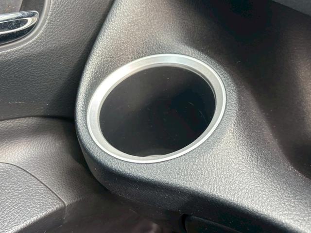 シエンタ ハイブリッドＧ　修復歴なし　純正ナビ　Ｂｌｕｅｔｏｏｔｈ　衝突軽減ブレーキ　バックカメラ　両側パワースライドドア　レーンアシスト　スマートキー　プッシュスタート　ＥＴＣ　ＨＩＤヘッドライト　オートエアコン　整備保証付（54枚目）