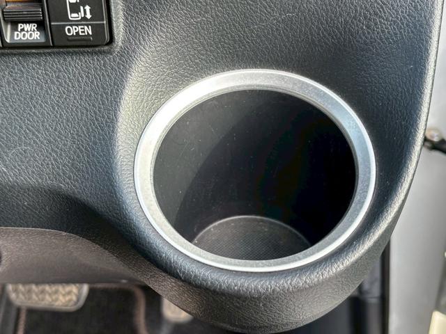 シエンタ ハイブリッドＧ　修復歴なし　純正ナビ　Ｂｌｕｅｔｏｏｔｈ　衝突軽減ブレーキ　バックカメラ　両側パワースライドドア　レーンアシスト　スマートキー　プッシュスタート　ＥＴＣ　ＨＩＤヘッドライト　オートエアコン　整備保証付（55枚目）