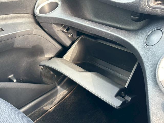 シエンタ ハイブリッドＧ　修復歴なし　純正ナビ　Ｂｌｕｅｔｏｏｔｈ　衝突軽減ブレーキ　バックカメラ　両側パワースライドドア　レーンアシスト　スマートキー　プッシュスタート　ＥＴＣ　ＨＩＤヘッドライト　オートエアコン　整備保証付（57枚目）