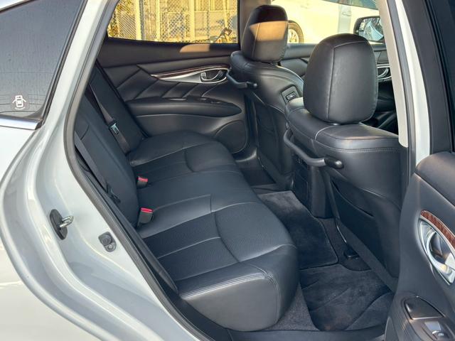 千葉県千葉市の中古車販売店「カインドアウトレット千葉　コンパクトハイブリッド専門店」■地域最大級の展示場に常時７０台以上のコンパクトカー、ハイブリッドカーを展示■毎週火曜日定休■営業時間１０〜１９時