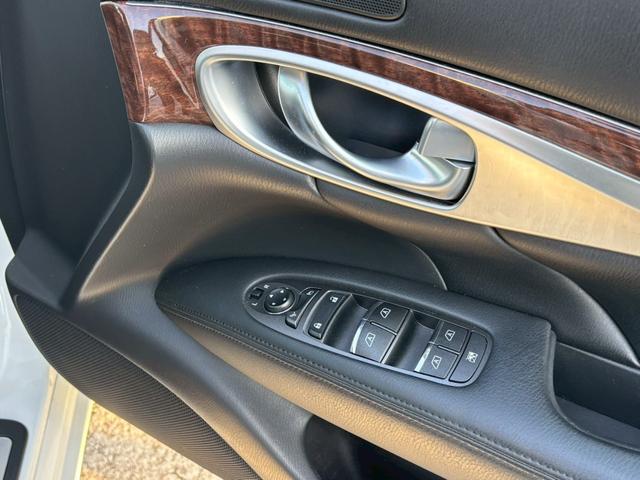 ＫｉＮＤはニーズに合わせたオーダーメイドな買い方ができる■ドラレコやバックカメラなどのオプション装備から業界高水準の充実の有償保証をご用意■組み合わせ方は約２，０００通り！！■