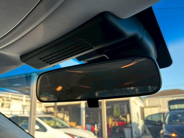 人気のプリウス／アクア／ノートから、便利なスライドドア付きフリード／スペイドなどのコンパクトカー、ハイブリッドカーを多数取り揃えております。