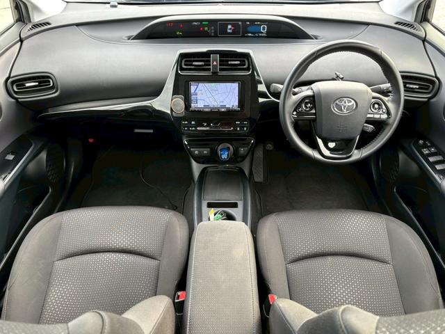 プリウス S 修復歴なし 後期 ナビ Bluetooth 衝突軽減ブレーキ バックカメラ レーダークルーズコントロール ETC LEDヘッドライト スマートキー プッシュスタート オートハイビーム オートエアコン(5枚目)