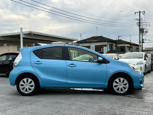 アクア S 修復歴なし ナビ スマートキー プッシュスタート スマートキー プッシュスタート ETC アイドリングストップ オートエアコン プライバシーガラス ウインカーミラー 整備保証付(8枚目)