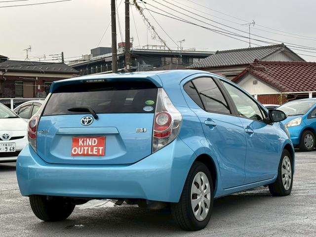 アクア S 修復歴なし ナビ スマートキー プッシュスタート スマートキー プッシュスタート ETC アイドリングストップ オートエアコン プライバシーガラス ウインカーミラー 整備保証付(10枚目)