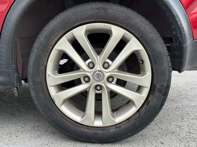 ジューク １５ＲＸ　タイプＶ　修復歴なし　純正ナビ　フルセグ　Ｂｌｕｅｔｏｏｔｈ　スマートキー　プッシュスタート　ＥＴＣ　オートエアコン　ドアバイザー　プライバシーガラス　１７インチアルミ　電動格納ミラー　オートライト　整備保証付（12枚目）