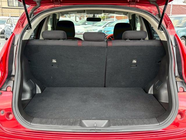 ジューク １５ＲＸ　タイプＶ　修復歴なし　純正ナビ　フルセグ　Ｂｌｕｅｔｏｏｔｈ　スマートキー　プッシュスタート　ＥＴＣ　オートエアコン　ドアバイザー　プライバシーガラス　１７インチアルミ　電動格納ミラー　オートライト　整備保証付（21枚目）