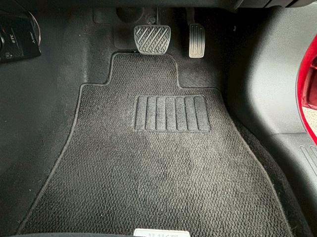 ジューク １５ＲＸ　タイプＶ　修復歴なし　純正ナビ　フルセグ　Ｂｌｕｅｔｏｏｔｈ　スマートキー　プッシュスタート　ＥＴＣ　オートエアコン　ドアバイザー　プライバシーガラス　１７インチアルミ　電動格納ミラー　オートライト　整備保証付（61枚目）