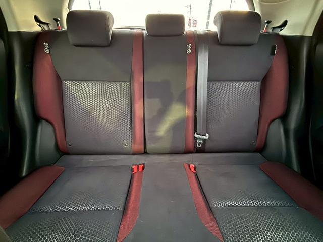 ジューク １５ＲＸ　タイプＶ　修復歴なし　純正ナビ　フルセグ　Ｂｌｕｅｔｏｏｔｈ　スマートキー　プッシュスタート　ＥＴＣ　オートエアコン　ドアバイザー　プライバシーガラス　１７インチアルミ　電動格納ミラー　オートライト　整備保証付（62枚目）