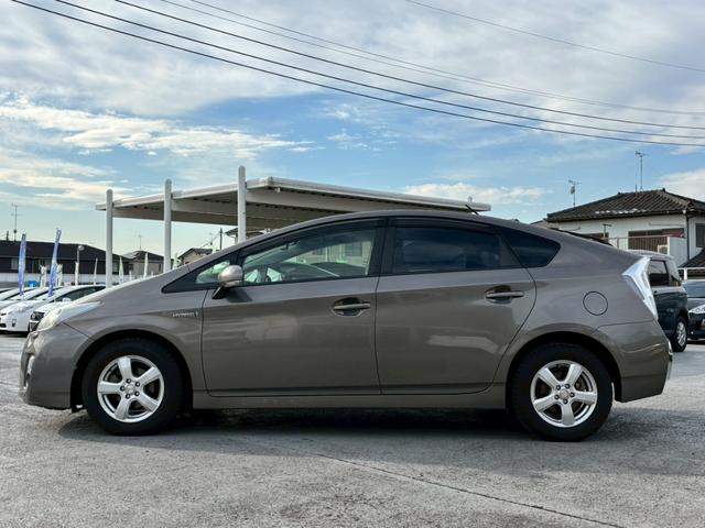 プリウス S LEDエディション 修復歴なし 純正ナビ バックカメラ アイドリングストップ スマートキー プッシュスタート ETC LEDヘッドライト オートエアコン ドアバイザー プライバシーガラス 整備保証付(9枚目)