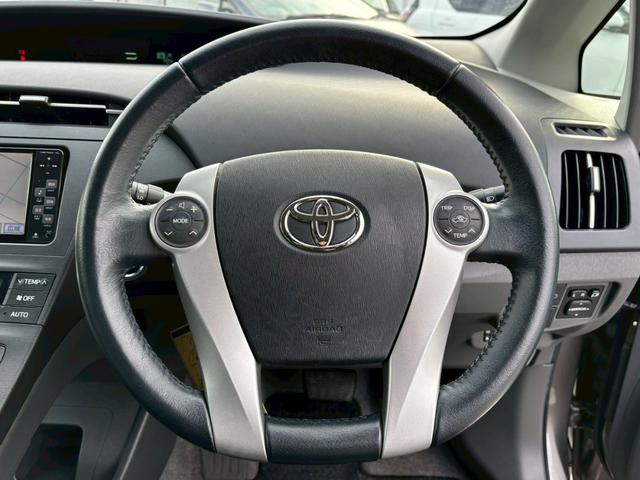 プリウス S LEDエディション 修復歴なし 純正ナビ バックカメラ アイドリングストップ スマートキー プッシュスタート ETC LEDヘッドライト オートエアコン ドアバイザー プライバシーガラス 整備保証付(29枚目)