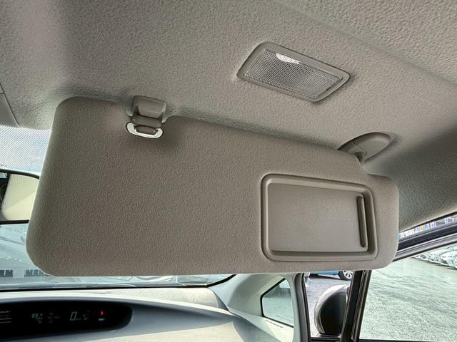 プリウス S LEDエディション 修復歴なし 純正ナビ バックカメラ アイドリングストップ スマートキー プッシュスタート ETC LEDヘッドライト オートエアコン ドアバイザー プライバシーガラス 整備保証付(57枚目)