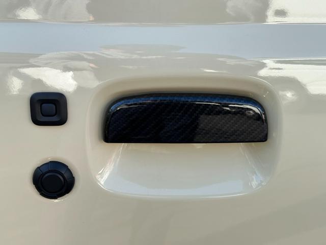 XC 禁煙車 2トーンカラー 衝突軽減システム 前席シートヒーター クルーズコントロール LEDヘッドライト スマートキー ダウンヒルアシストコントロール 純正16インチアルミホイール 盗難防止(46枚目)