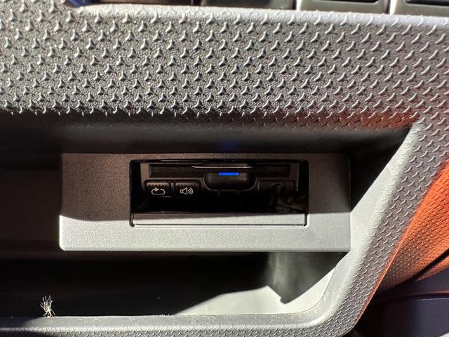 Gターボ レーダーブレーキサポート 禁煙車 SDナビ バックカメラ フルセグ ETC Bluetooth再生 HIDヘッド オートライト シートヒータ― スマートキー DVD再生 CD 盗難防止システム(17枚目)