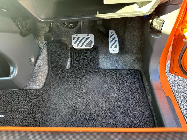 Gターボ レーダーブレーキサポート 禁煙車 SDナビ バックカメラ フルセグ ETC Bluetooth再生 HIDヘッド オートライト シートヒータ― スマートキー DVD再生 CD 盗難防止システム(20枚目)