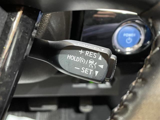 プリウス Ｓツーリングセレクション　４ＷＤ　寒冷地仕様　トヨタセーフティセンスＰ　プリクラッシュセーフティ　レーダークルーズコントロール　クリアランスソナー　横滑り防止装置　シートヒーター　純正ナビ　ＬＥＤヘッドランプ（10枚目）
