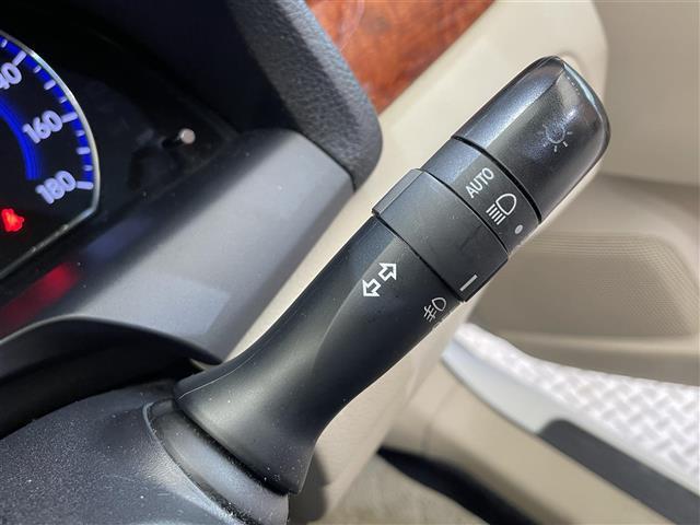 プレミオ １．８Ｘ　Ｌパッケージ　４ＷＤ　寒冷地仕様　オートエアコン　純正ナビ　バックカメラ　ワンセグＴＶ　ＥＴＣ　ヘッドライトレベライザー　オートライト　フォグランプ　オールオートパワーウインドウ（8枚目）