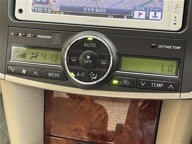 プレミオ １．８Ｘ　Ｌパッケージ　４ＷＤ　寒冷地仕様　オートエアコン　純正ナビ　バックカメラ　ワンセグＴＶ　ＥＴＣ　ヘッドライトレベライザー　オートライト　フォグランプ　オールオートパワーウインドウ（11枚目）