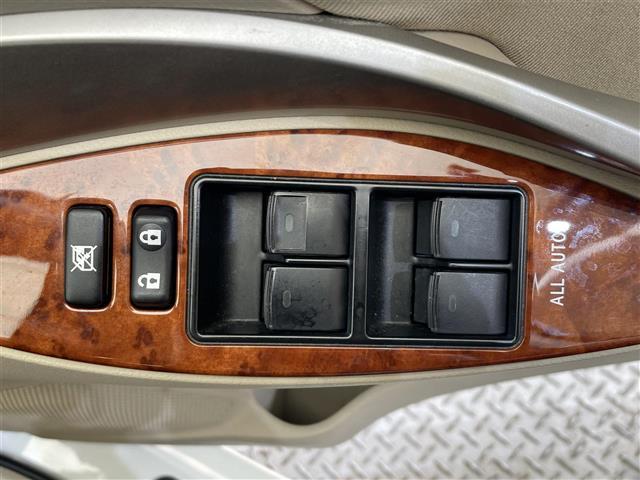 プレミオ １．８Ｘ　Ｌパッケージ　４ＷＤ　寒冷地仕様　オートエアコン　純正ナビ　バックカメラ　ワンセグＴＶ　ＥＴＣ　ヘッドライトレベライザー　オートライト　フォグランプ　オールオートパワーウインドウ（16枚目）