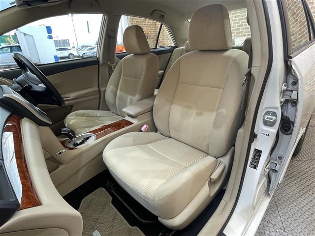 プレミオ １．８Ｘ　Ｌパッケージ　４ＷＤ　寒冷地仕様　オートエアコン　純正ナビ　バックカメラ　ワンセグＴＶ　ＥＴＣ　ヘッドライトレベライザー　オートライト　フォグランプ　オールオートパワーウインドウ（19枚目）