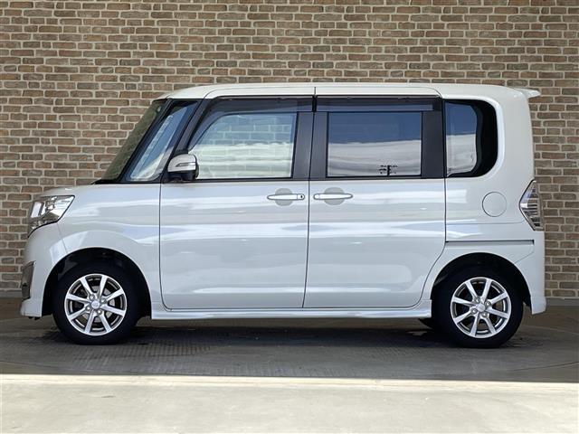 タント カスタムＸ　４ＷＤ　左側パワースライドドア　アイドリングストップ　ＫＥＮＷＯＯＤナビ　バックカメラ　フルセグＴＶ　オートエアコン　ロールサンシェード　オートライト　ＬＥＤヘッドライト　純正１４インチアルミホイール（25枚目）