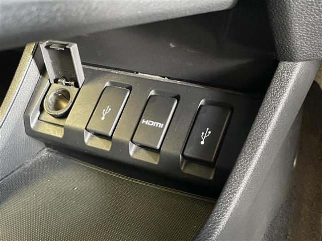 ヴェゼル ハイブリッドＸ　４ＷＤ　シティブレーキアクティブシステム　横滑り防止装置　パドルシフト　オートブレーキホールド　シートヒーター　純正ナビ　フルセグＴＶ　ＬＥＤヘッドライト　バックカメラ　ＥＴＣ　チップアップシート（16枚目）