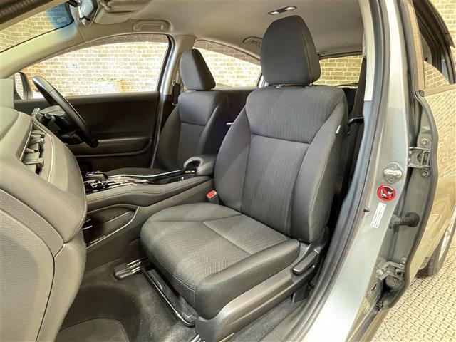 ヴェゼル ハイブリッドＸ　４ＷＤ　シティブレーキアクティブシステム　横滑り防止装置　パドルシフト　オートブレーキホールド　シートヒーター　純正ナビ　フルセグＴＶ　ＬＥＤヘッドライト　バックカメラ　ＥＴＣ　チップアップシート（22枚目）