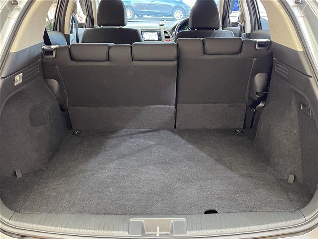 ヴェゼル ハイブリッドＸ　４ＷＤ　シティブレーキアクティブシステム　横滑り防止装置　パドルシフト　オートブレーキホールド　シートヒーター　純正ナビ　フルセグＴＶ　ＬＥＤヘッドライト　バックカメラ　ＥＴＣ　チップアップシート（26枚目）