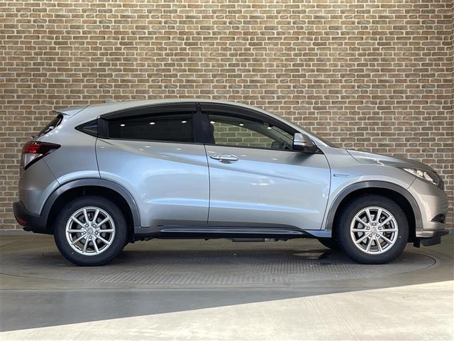 ヴェゼル ハイブリッドＸ　４ＷＤ　シティブレーキアクティブシステム　横滑り防止装置　パドルシフト　オートブレーキホールド　シートヒーター　純正ナビ　フルセグＴＶ　ＬＥＤヘッドライト　バックカメラ　ＥＴＣ　チップアップシート（35枚目）