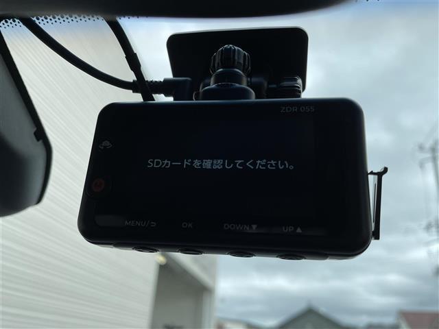 シャトル ハイブリッドＸ　パドルシフト　クルーズコントロール　社外ディスプレイオーディオ　Ｂｌｕｅｔｏｏｔｈ／ＣＤ／ＡｐｐｌｅＣａｒＰｌａｙ　　バックカメラ　社外コーナーセンサー　ビルトインＥＴＣ　前後ドライブレコーダー（10枚目）
