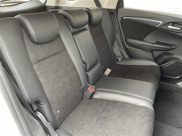 シャトル ハイブリッドＸ　パドルシフト　クルーズコントロール　社外ディスプレイオーディオ　Ｂｌｕｅｔｏｏｔｈ／ＣＤ／ＡｐｐｌｅＣａｒＰｌａｙ　　バックカメラ　社外コーナーセンサー　ビルトインＥＴＣ　前後ドライブレコーダー（19枚目）