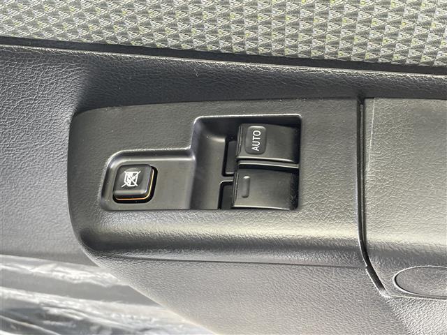 タウンエースバン ＧＬ　４ＷＤ　センターデフロック　純正ナビ　バックカメラ　ドライブレコーダー　フォグランプ　ヘッドライトレベライザー　純正ゴムマット　パワーウインドウ　１３インチアルミホイール（18枚目）