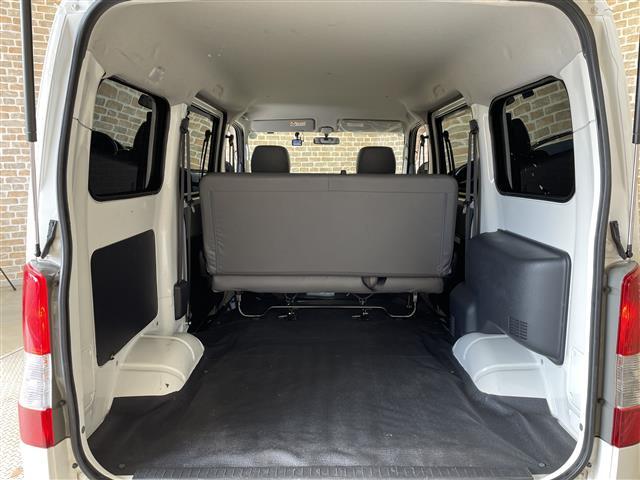 タウンエースバン ＧＬ　４ＷＤ　センターデフロック　純正ナビ　バックカメラ　ドライブレコーダー　フォグランプ　ヘッドライトレベライザー　純正ゴムマット　パワーウインドウ　１３インチアルミホイール（25枚目）