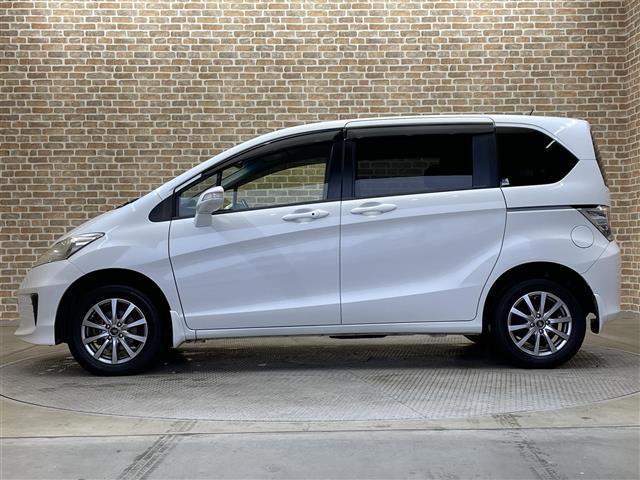 フリード Ｇ　ジャストセレクション　４ＷＤ　６人乗り　左側パワースライドドア　横滑り防止装置　ヒルスタートアシスト機能　フルオートエアコン　エンジンスターター　純正ナビ　バックカメラ　ドライブレコーダー（29枚目）