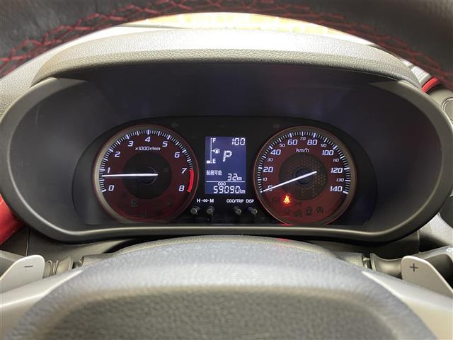 気になる車はすぐにお問い合わせください！画面右側の００６６から始まる無料ダイヤルからお問い合わせ下さい！専門スタッフがお車のご質問にお答えいたします！