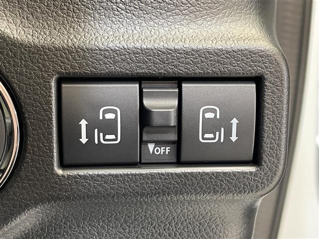 スペーシアカスタム ハイブリッドＸＳ　４ＷＤ　両側パワースライドドア　マルチユースフラップ　ヘッドアップディスプレイ　スズキセーフティサポート　デュアルセンサーブレーキサポート　アダプティブクルーズコントロール　コーナーセンサー（4枚目）